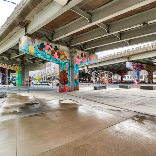 River City 4, Harris Square